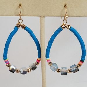 Teardrop shaped earrings blue beads